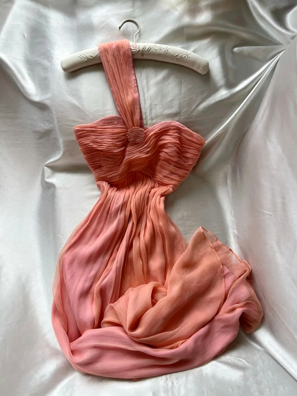 Pink Halter Neck Pleated Chiffon Evening Dress Rhinestone Brooch F0262