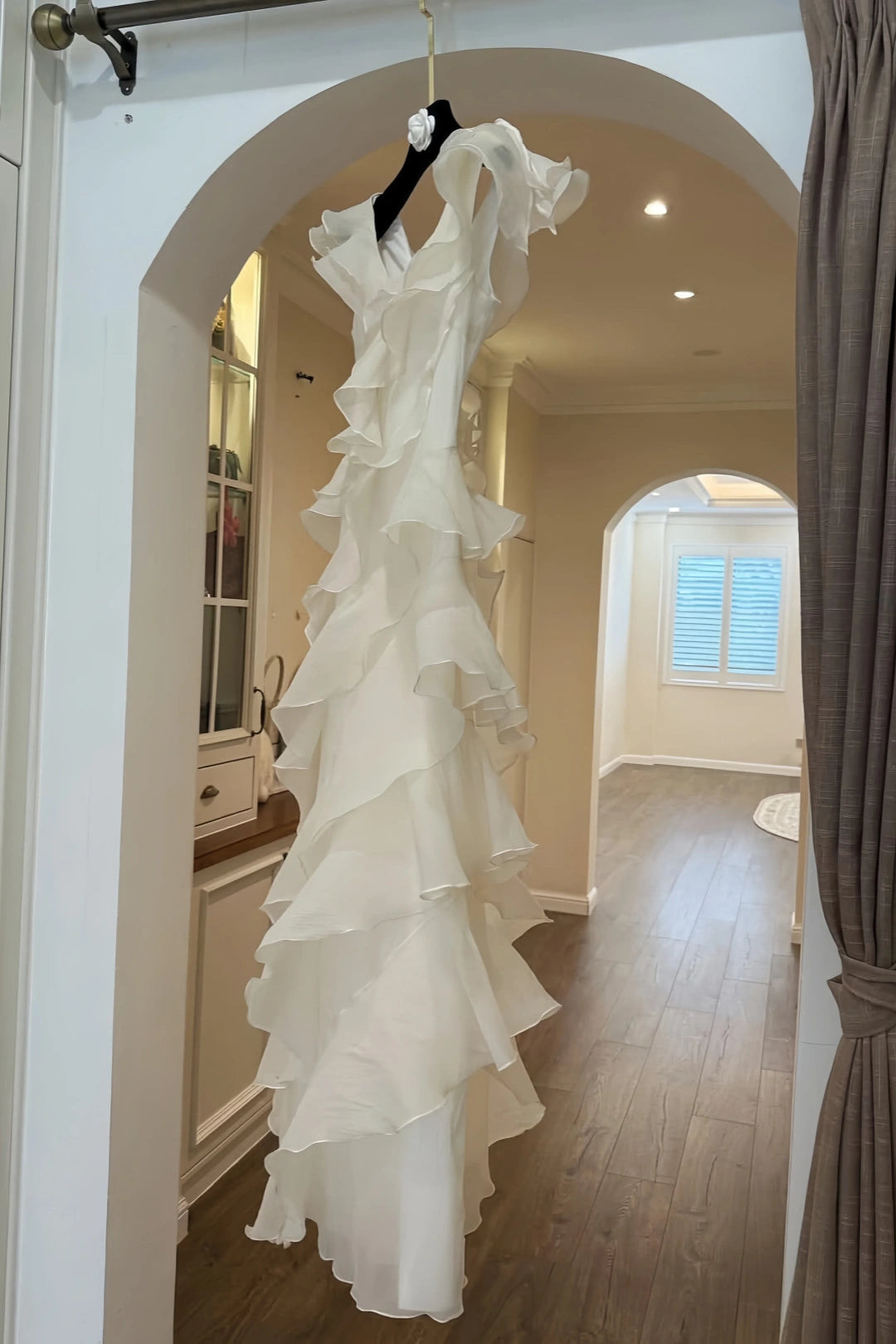 V Neck Ruffled Chiffon Bridesmaid Dress Floor Length Formal Gown F0424
