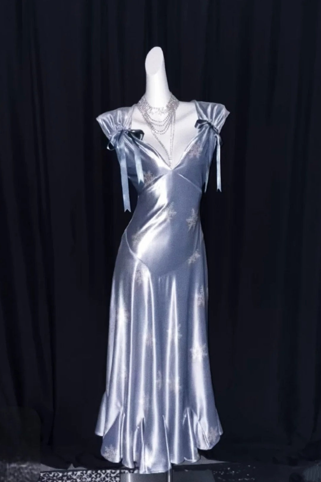 Misty Silver Blue Snowflake V-Neck Vintage Ruffle Long Dress F0274