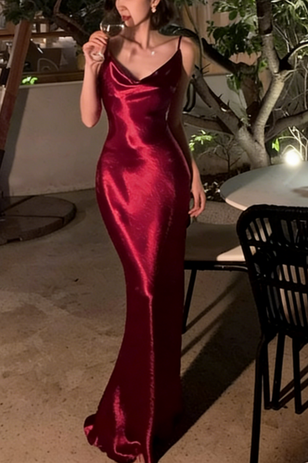 Sexy Deep Red Satin Maxi Dress – Spaghetti Strap Backless Design for Cocktail Parties & Date Nights FD06