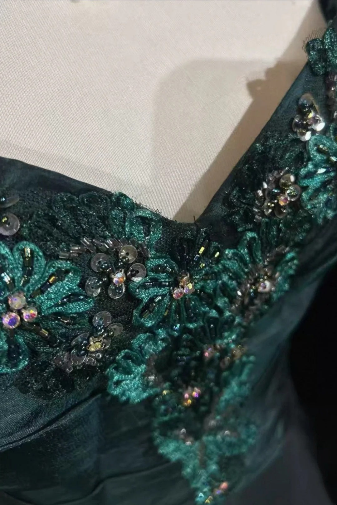 Evening Gown Vintage Beaded Lace Applique Strapless A‑Line Prom Dress F0072