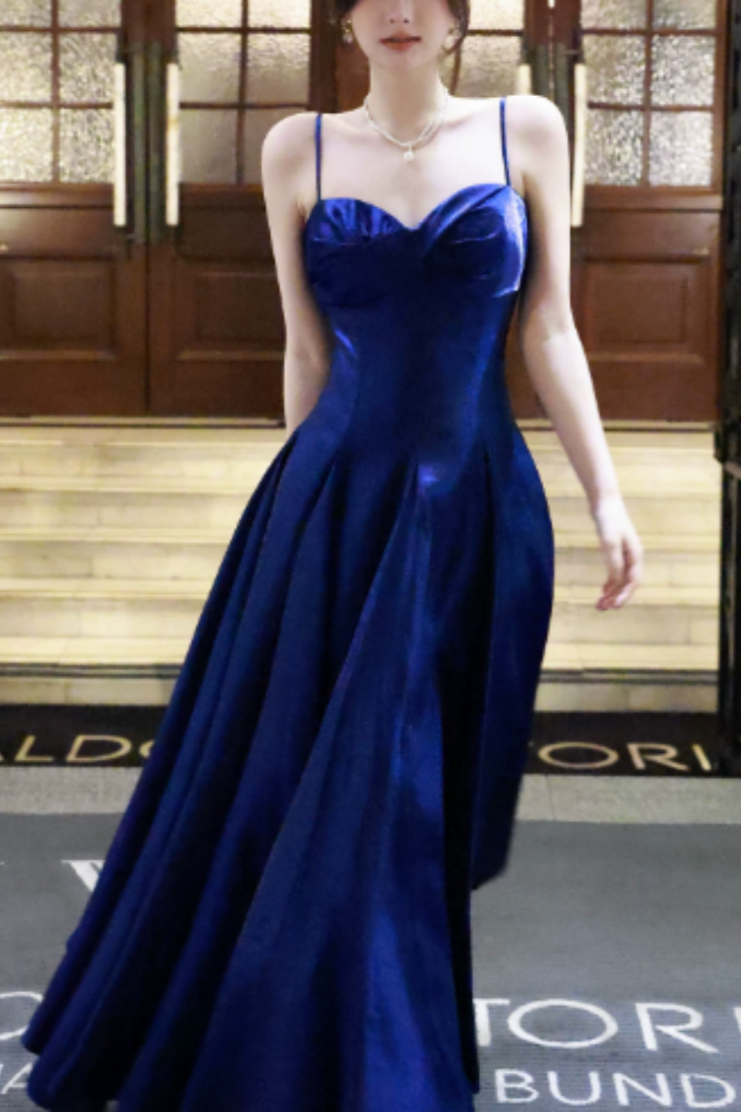 French-style blue satin camisole dress, A-line, form-fitting, elegant evening gown L003