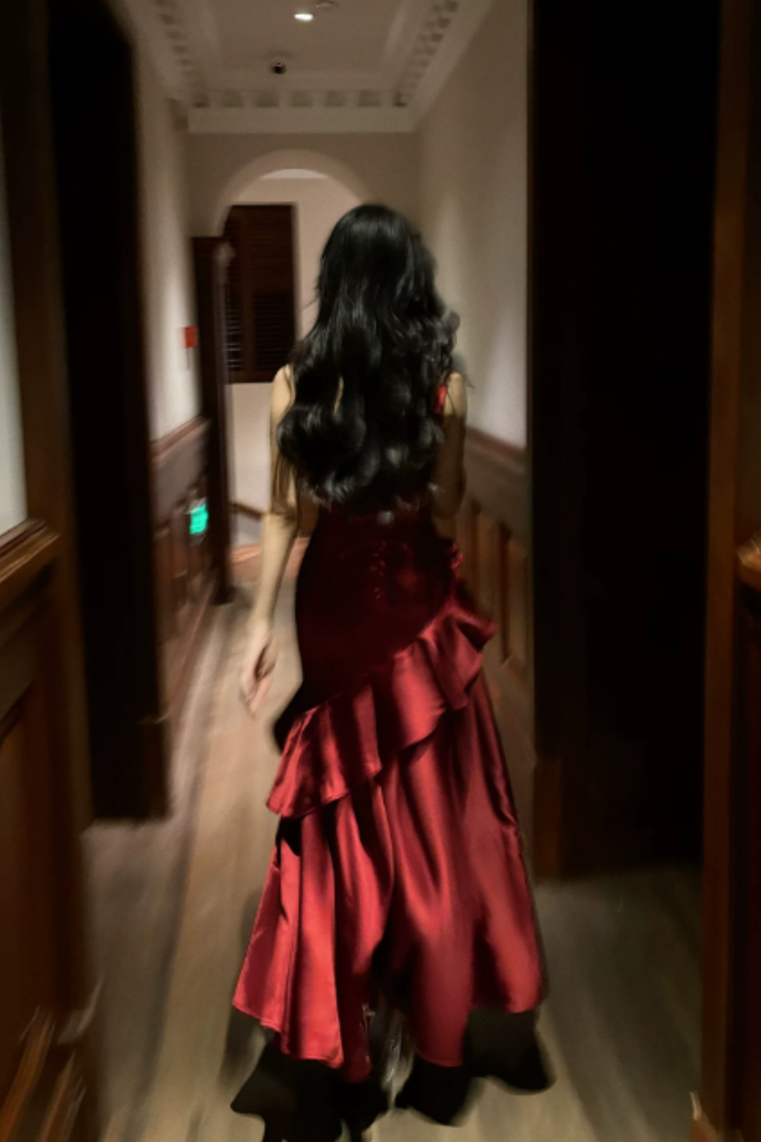 French-style red satin dress for women – a sophisticated, ruffled gown perfect for birthdays L002