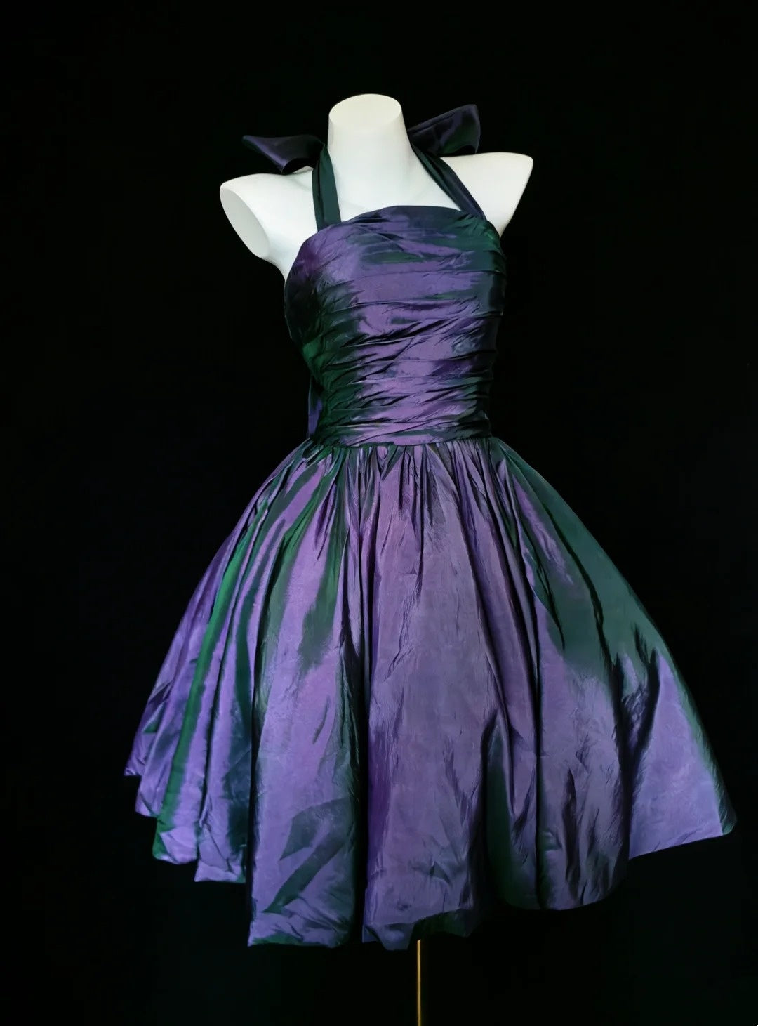 Iridescent Purple Green Halter Homecoming Dress Ruched Short Satin Party Gown F0020