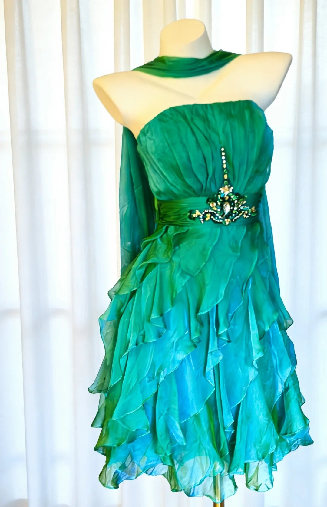 Green‑Blue Ombre Chiffon Homecoming Dress Beaded Ruffled Short Party Gown F0022