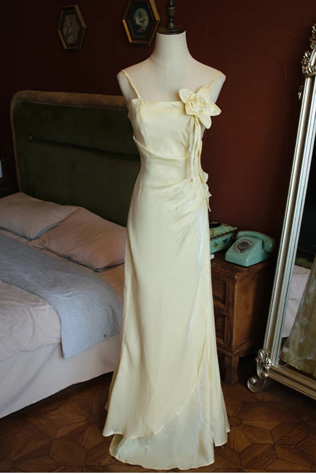 Moonlight White Shimmer Spaghetti Strap Mermaid Formal Dress with 3D Flower L022