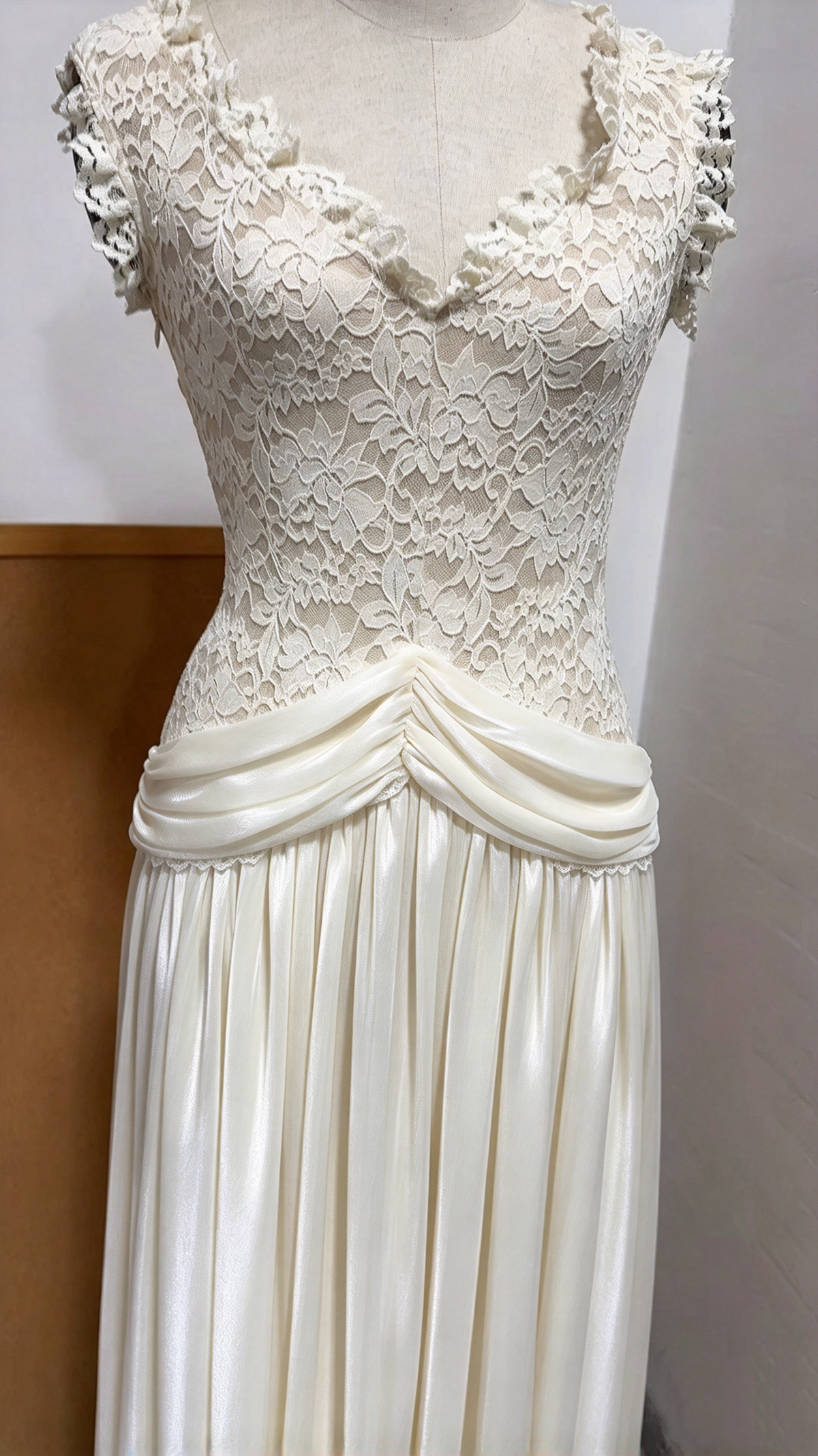 Off Shoulder Lace Chiffon Evening Dress Ruched Waist Flowy Maxi L042
