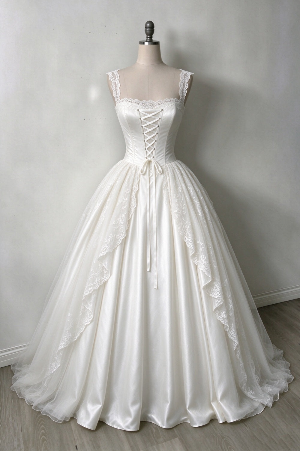 Original Design Ivory Lace Corset Ball Gown Wedding Dress Square Neck F0308