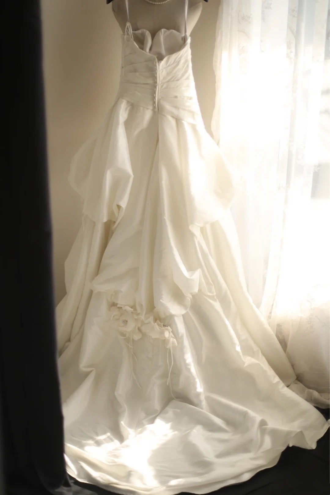 Spaghetti Strap White Satin Wedding Gown 3D Floral A-Line Dress F0381