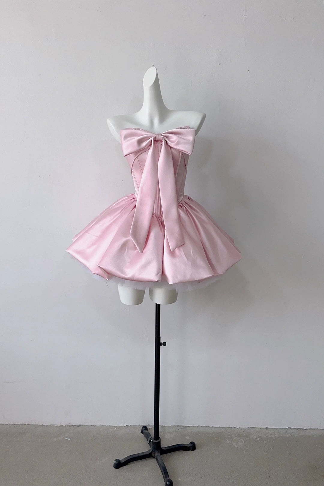 Strapless Satin Mini Homecoming Dress With Big Front Bow F0309
