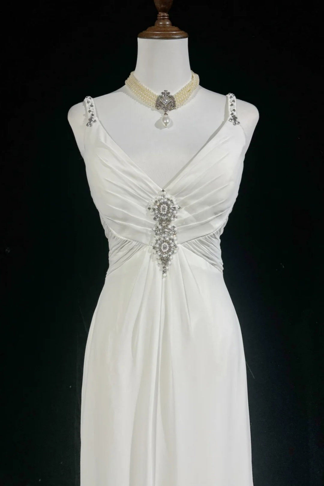 V-Neck Chiffon Wedding Gown Beaded Spaghetti Strap Cutout Back Dress F0382