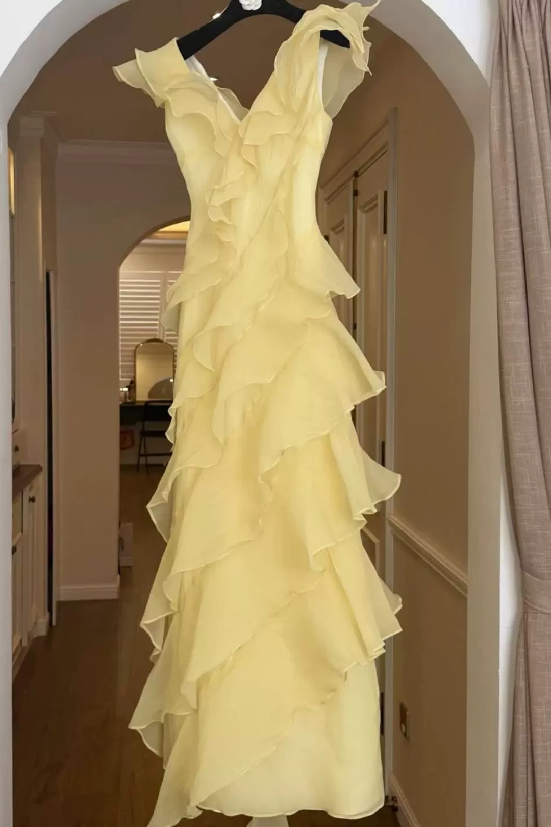 V Neck Ruffled Chiffon Bridesmaid Dress Floor Length Formal Gown F0424