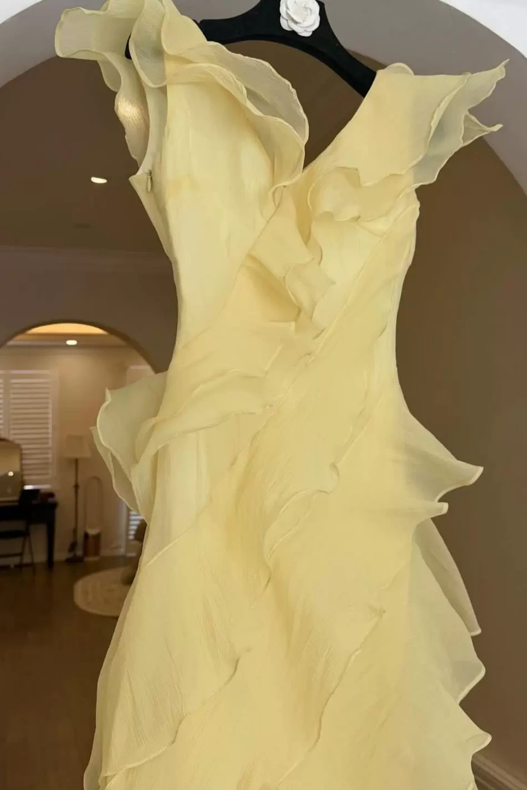 V Neck Ruffled Chiffon Bridesmaid Dress Floor Length Formal Gown F0424
