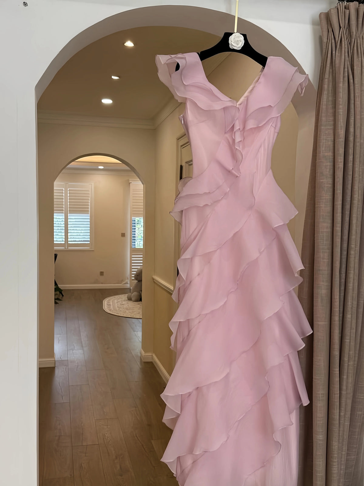 V Neck Ruffled Chiffon Bridesmaid Dress Floor Length Formal Gown F0424
